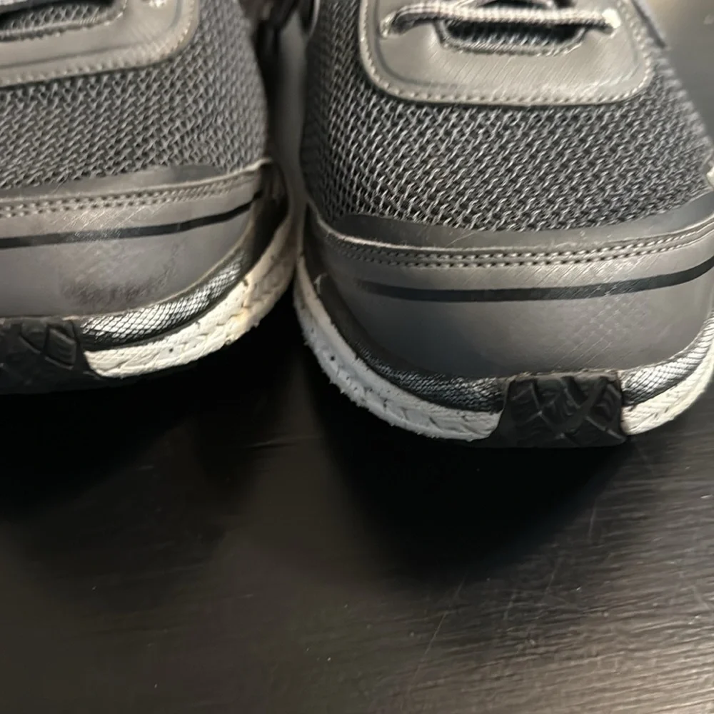 GDefy Gray‎ Athletic Shoes